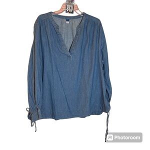 Old Navy Medium Wash Blue Light Weight Denim Henley Jean Split V Top X Large